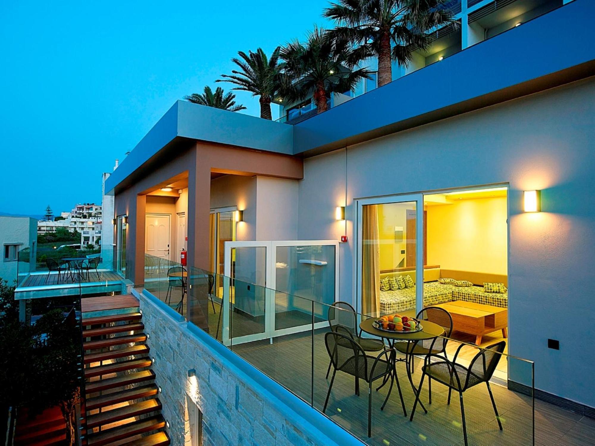 Elotis Suites (Adults Only) Agia Marina Oda fotoğraf